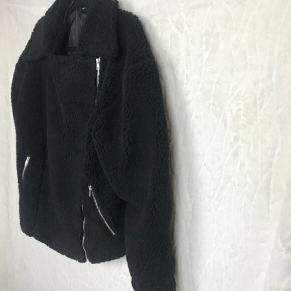 PRETTY Little Thing Black Teddy Coat Size 4 - Picture 3 of 7